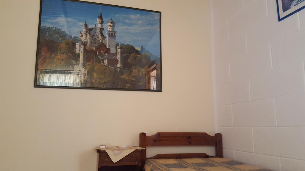 Apolloneia Apartments 弗朗哥卡斯特隆 外观 照片